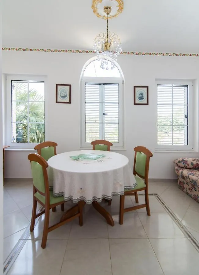 Apartment Villa Anna Savudrija